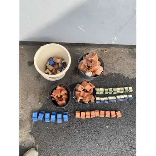 332 - Large lot of ceramic/terracotta pot feet.