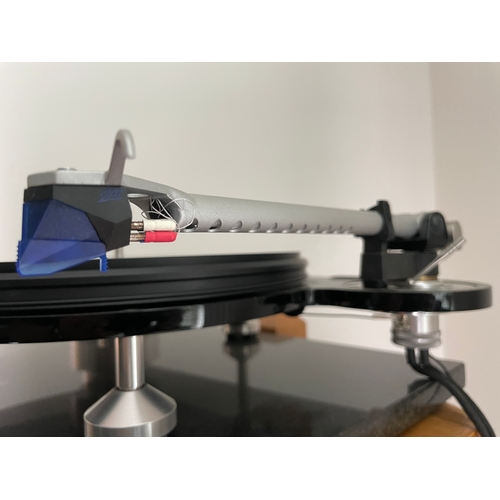 2 - Michell Tecnodec / Tecnoarm Tonearm + Ortofon Blue 2M Stylus - Working