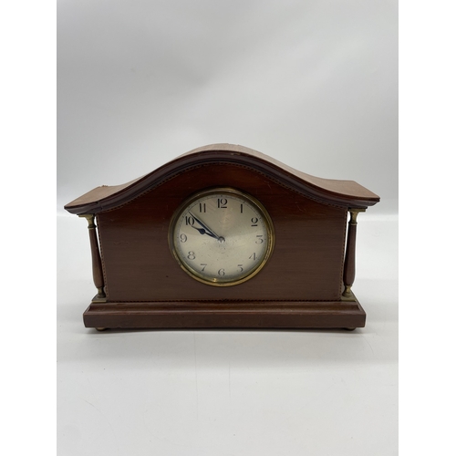 72 - Vintage Mahogany case mantle clock