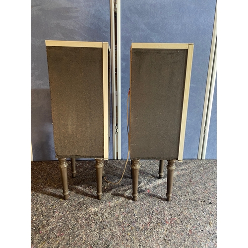 46D - A pair of vintage speakers