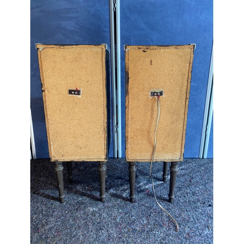 46D - A pair of vintage speakers