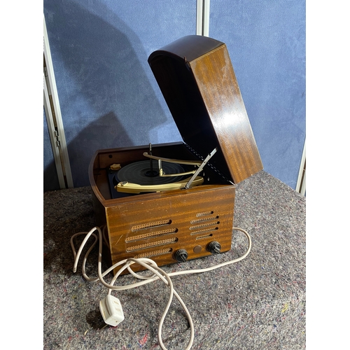 46K - Vintage Garrard RC120 MK2 Record player and speakers.