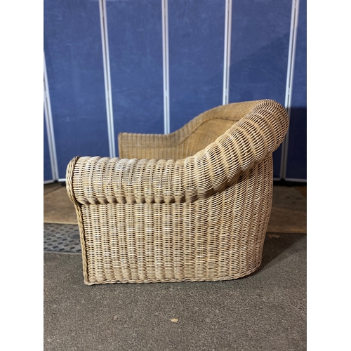 343 - Wicker three seater conservatory sofa.

Dimensions - 59