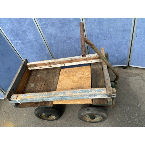 346 - Wooden utility cart / trolley / wagon.

See images for dimensions.