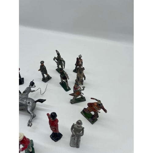 10 - Quantity of vintage Lead / White Metal Toy Soldiers + others