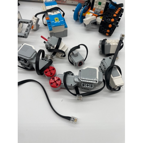 34 - Lego EV3 Mindstorms includes various controllers & motors