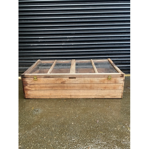 151 - Western red cedar wooden cold frame/bed planter box by C H Whitehouse LTD

Dimensions - 52.5