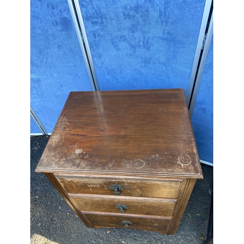 157 - Two miscellaneous pieces including small three drawer bedside and Music storage cabinet. 

See image... 