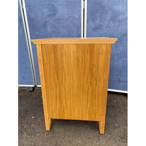 161 - Single modern oak bedside table with three drawers. 

Dimensions - 19