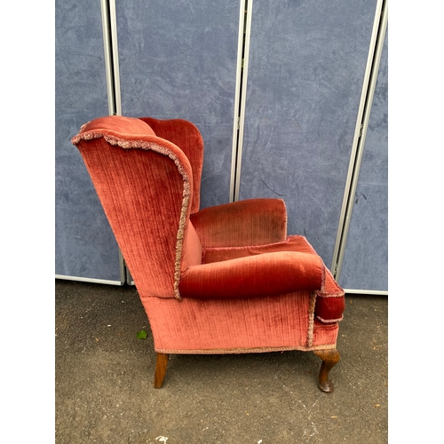 165 - Vintage wingback armchair in red upholstery.

Dimensions - 38