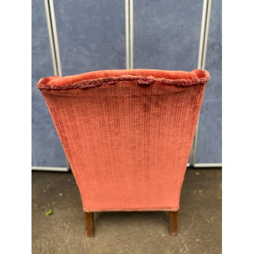 165 - Vintage wingback armchair in red upholstery.

Dimensions - 38