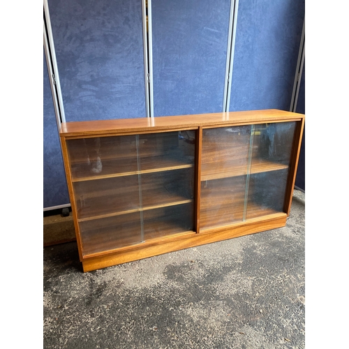 169 - Teak display bookshelf/cabinet. 

Dimensions - 54