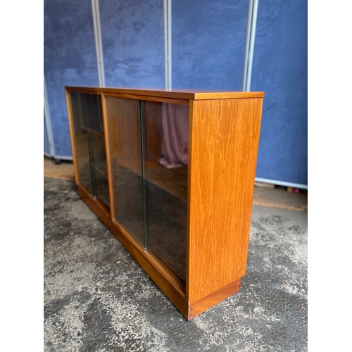 169 - Teak display bookshelf/cabinet. 

Dimensions - 54