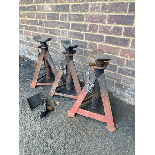 271 - A trio of vintage axel stands.