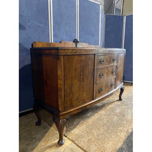 183 - Antique sideboard by Wolfe's of Birkenhead.

Dimensions - 43.5