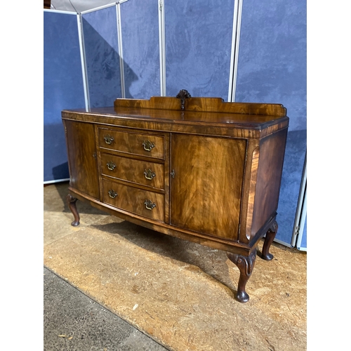 183 - Antique sideboard by Wolfe's of Birkenhead.

Dimensions - 43.5