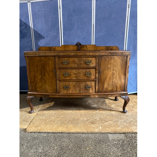 183 - Antique sideboard by Wolfe's of Birkenhead.

Dimensions - 43.5