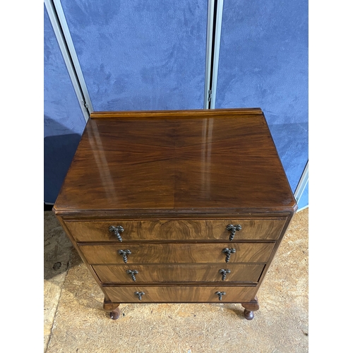 184 - Lovely antique four drawer chest of drawers.

Dimensions - 20