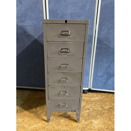 196 - Two metal filing cabinets. 

Please see images for dimensions.