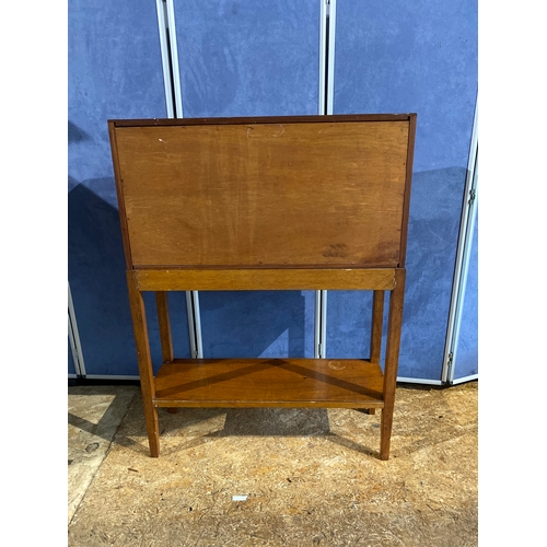 200 - Lovely mid century glass front display cabinet with under shelf. 

Dimensions - 11.5