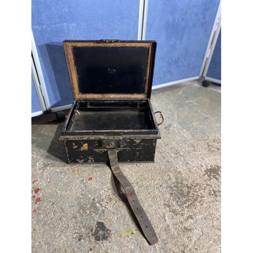 212 - Two military style metal storage boxes.

Please see images for dimensions of largest for reference.