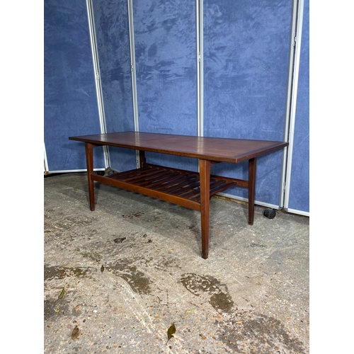 215 - Mid century coffee table. 

Dimensions - 19