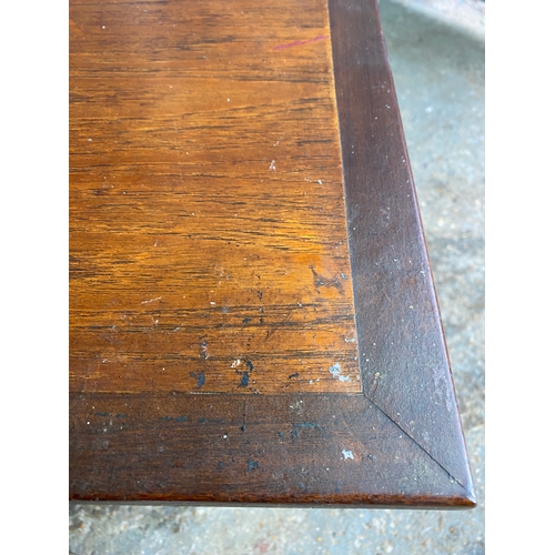 215 - Mid century coffee table. 

Dimensions - 19