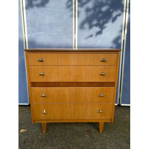 216 - Mid century four drawer chest of drawers.

Dimensions - 31