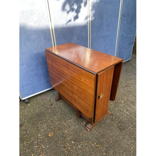 219 - Mahogany drop leaf table with storage area. 

Please see images for dimensions.