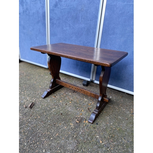 225 - Small Mahogany side table. 

Dimensions - 13.5