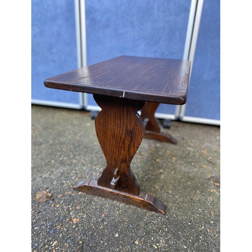 225 - Small Mahogany side table. 

Dimensions - 13.5