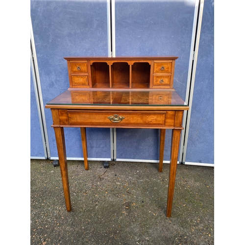 226 - Beautiful writing / secretaire desk. 

Dimensions - 28