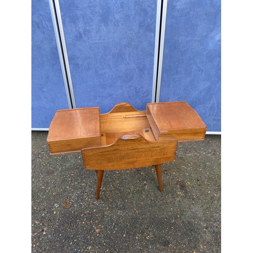 229 - Mid century teak sewing box. 

Dimensions - 13