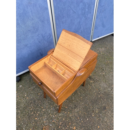 229 - Mid century teak sewing box. 

Dimensions - 13