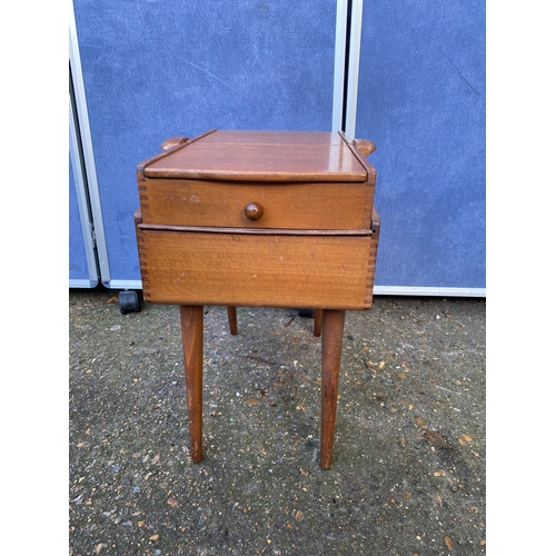 229 - Mid century teak sewing box. 

Dimensions - 13