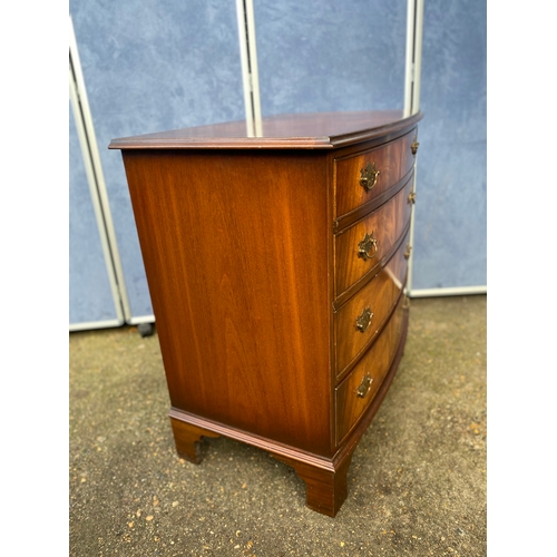 230 - Vintage Two over three chest of drawers

Dimensions - 33.5