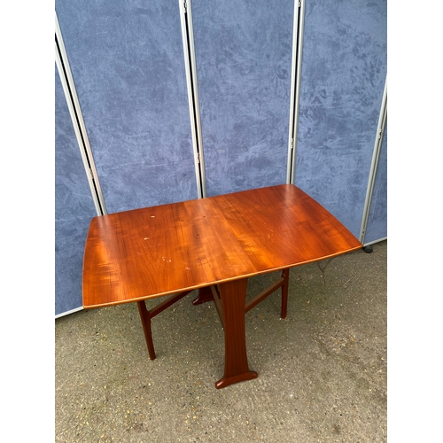 241 - Solid Legate drop leaf gate leg table. 

See images for all dimensions.