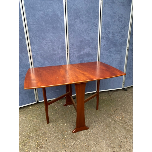 241 - Solid Legate drop leaf gate leg table. 

See images for all dimensions.