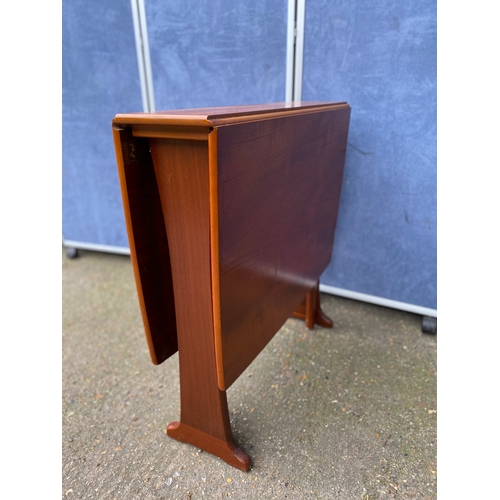 241 - Solid Legate drop leaf gate leg table. 

See images for all dimensions.