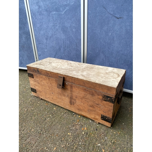 245 - Vintage wooden tool box. 

Dimensions - 27