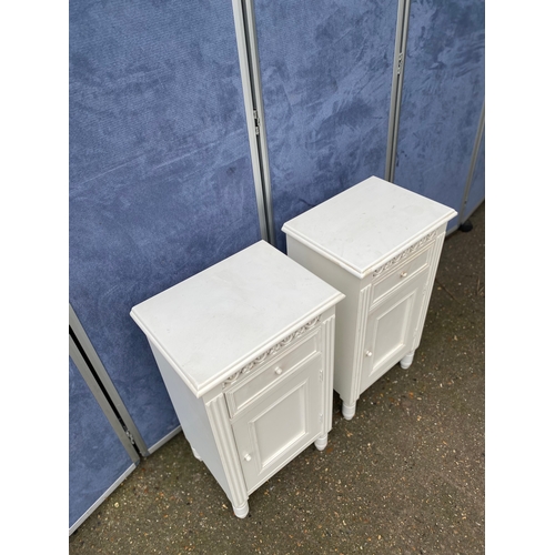 246 - A matching pair of bedside tables. 

Dimensions - 11