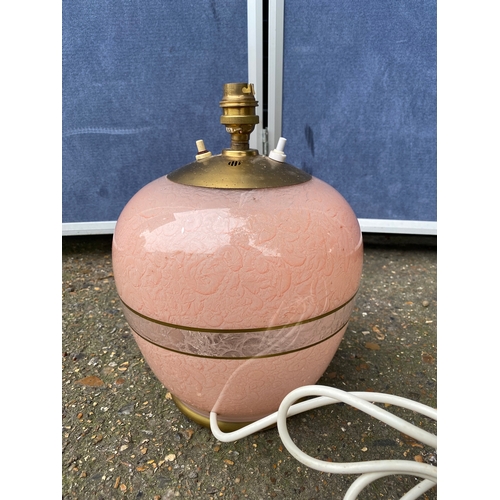 252 - Stunning vintage pink and clear glass table lamp.