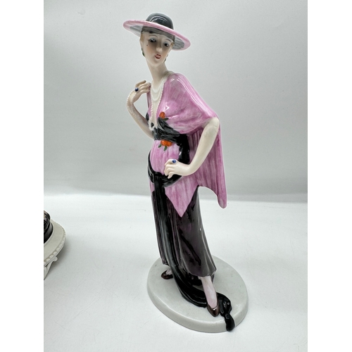 21 - Collection of vintage porcelain figurines + flower bouquets