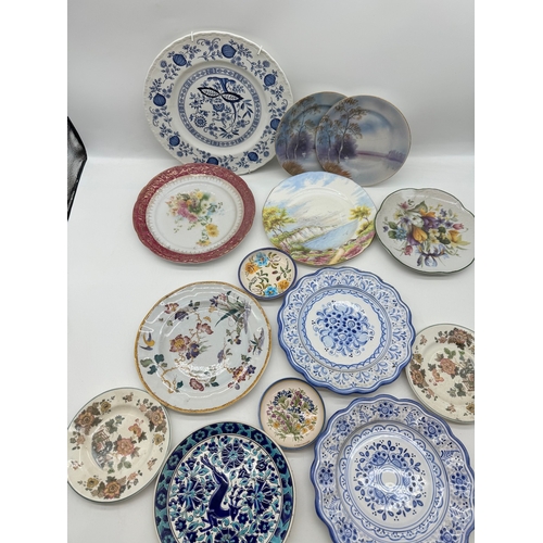 57 - Quantity of decorative plates