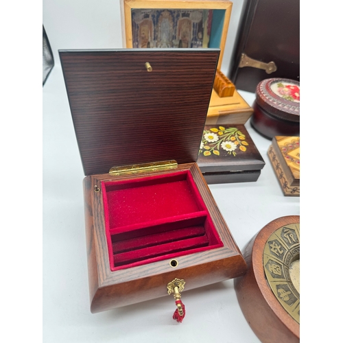 65 - Collection of various wooden jewellery boxes / cases