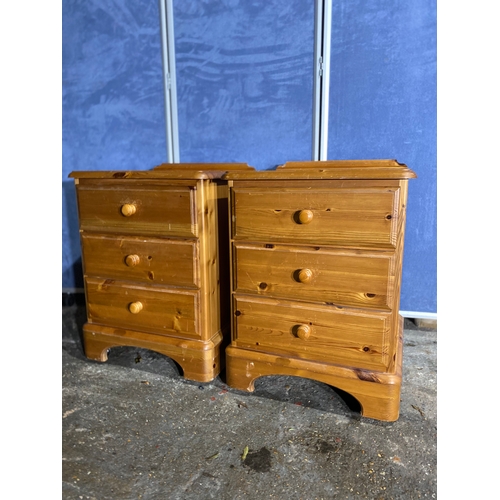 313 - A pair of pine bedside tables. 

Dimensions - 24