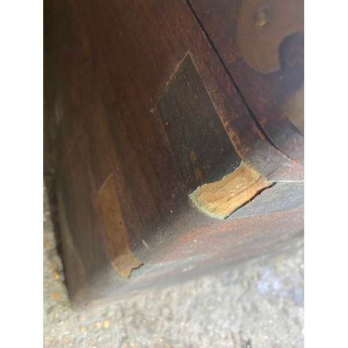 401 - A lot of three vintage trunks. 

Please see images for all dimensions