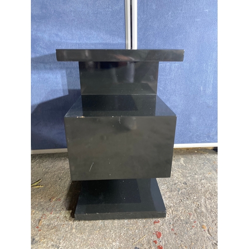 403 - Modern black gloss finish bedside table 

Dimensions - 13