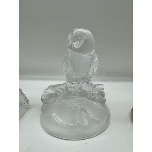 130 - Three frosted glass sculptors  - Tom Bohemia