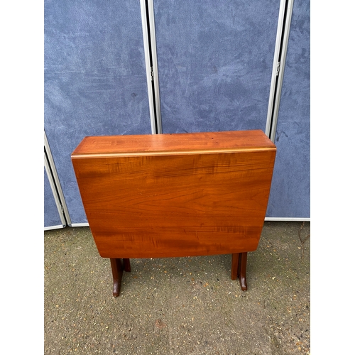 222 - Solid Legate drop leaf gate leg table. 

See images for all dimensions.